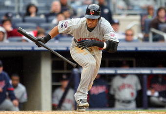 NEW YORK - MAY 17:  Carlos Gomez #22 of the Minnesota Twins bats against the New York Yankees on May 17, 2009 at Yankee Stadium in the Bronx borough of New York City. The Yankees defeated the Twins 3-2 in ten innings.  (Photo by Jim McIsaac/Getty Images)