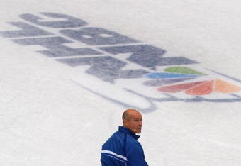 NEW YORK - JANUARY 14:  Hockey great Mark Messier appears at the ice skating rink in Rockefeller Plaza on  January 14, 2006 in New York City. Rockefeller Plaza was turned into the broadcast home of the NHL on NBC launching NBC sports Inaugural season as the broadcast home of NHL hockey.  (Photo by Brad Barket/ Getty Images)