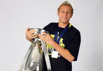 CARSON, CA - NOVEMBER 23:  Steven Lenhart #32 of the Columbus Crew holds the Philip F. Anschutz trophy and poses for a post-game celebration portrait after the Columbus Crew defeated the New York Red Bulls 3-1 to win the 2008 MLS Cup match at The Home Depot Center on November 23, 2008 in Carson, California.  (Photo by Jeff Gross/Getty Images)