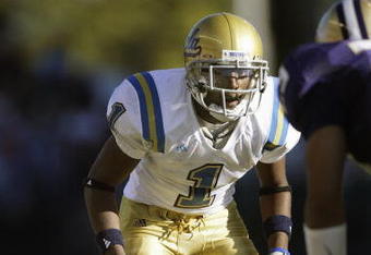 SEATTLE - SEPTEMBER 23:  Cornerback Alterraun Verner #1 of the UCLA Bruins prepares to defend against the Washington Huskies on September 23, 2006 at Husky Stadium in Seattle Washington. The Huskies won 29-19. (Photo by Otto Greule Jr/Getty Images)