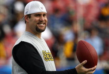 TAMPA, FL - FEBRUARY 01:  Ben Roethlisberger #7 of the Pittsburgh Steelers looks on during warm ups for Super Bowl XLIII against the Arizona Cardinals on February 1, 2009 at Raymond James Stadium in Tampa, Florida.  (Photo by Jamie Squire/Getty Images)