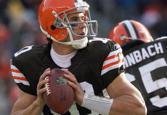 CLEVELAND - NOVEMBER 23:  Quarterback Brady Quinn #10 of the Cleveland Browns looks to pass the ball during the NFL game against the Houston Texans at Cleveland Browns Stadium on November 23, 2008 in Cleveland, Ohio.  (Photo by Andy Lyons/Getty Images)