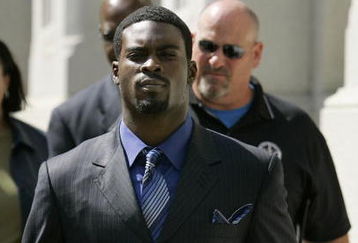 RICHMOND, VA - JULY 26:   Atlanta Falcons quarterback Michael Vick leaves the federal courthouse following his arraignment on July 26, 2007 in Richmond, Virginia. Vick pleaded not guilty Thursday to federal dogfighting charges and was released without bond until a November 26 trial.  (Photo by Haraz N. Ghanbari-Pool/Getty Images)