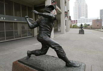 ST LOUIS - JULY 18:  Statue of Stan 'The Man' Musial #6 of the St. Louis Cardinals (1941-1963) is outside of Busch Stadium on July 18, 2004 in St. Louis, Missouri. (Photo by Dilip Vishwanat/Getty Images)  