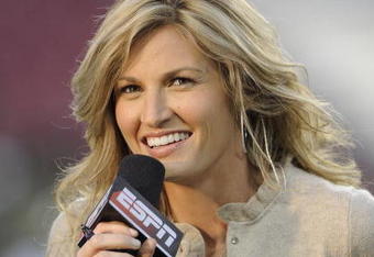 TAMPA, FL - OCTOBER 2: ESPN commentator Erin Andrews reports as the Pittsburgh Panthers upset the University of South Florida Bulls at Raymond James Stadium on October 2, 2008 in Tampa, Florida.  (Photo by Al Messerschmidt/Getty Images)