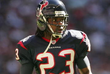 HOUSTON - NOVEMBER 19:  Cornerback Dunta Robinson #23 of the Houston Texans looks on against the Buffalo Bills on November 19, 2006 at Reliant Stadium in Houston, Texas. The Bills defeated the Texans 24-21. (Photo by Stephen Dunn/Getty Images)