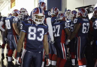 ORCHARD PARK - NOVEMBER 17:  Lee Evans #83 of the Buffalo Bills stands in the tunnel before the game against the Cleveland Browns on November 17, 2008 at Ralph Wilson Stadium in Orchard Park, New York. (Photo by: Rick Stewart/Getty Images)