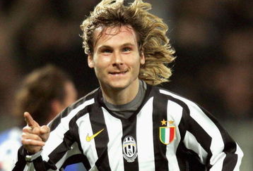 GENOA, ITALY - MARCH 04: Pavel Nedved of Juve  celebrates his goal during the Serie A game between Sampdoria and Juventus at the Luigi Ferraris stadium on March 4, 2006 in Genoa, Italy.  (Photo by New Press/Getty Images)