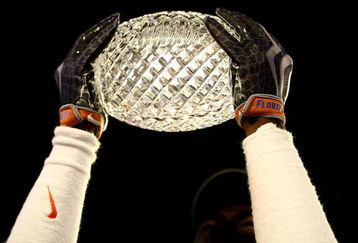 MIAMI - JANUARY 08:  The Florida Gators celebrate after defeating the Oklahoma Sooners in the FedEx BCS National Championship Game at Dolphin Stadium on January 8, 2009 in Miami, Florida. The Gators won the game by a score of 24-14.  (Photo by Donald Miralle/Getty Images)