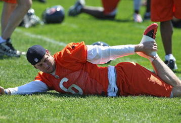 LAKE FOREST, IL - MAY 20: Jay Cutler #6 of the Chicago Bears participates during an organized team activity (OTA) practice on May 20, 2009 at Halas Hall in Lake Forest, Illinois. (Photo by Jonathan Daniel/Getty Images)