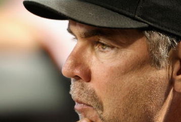 PHOENIX - JUNE 11:  Manager Bruce Bochy of the San Francisco Giants signals a play during the major league baseball game against the Arizona Diamondbacks at Chase Field on June 11, 2009 in Phoenix, Arizona.  (Photo by Christian Petersen/Getty Images)