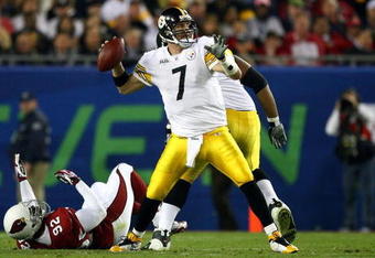 TAMPA, FL - FEBRUARY 01:  Quarterback Ben Roethlisberger #7 of the Pittsburgh Steelers throws a pass against the Arizona Cardinals during Super Bowl XLIII on February 1, 2009 at Raymond James Stadium in Tampa, Florida. The Steelers won 27-23.  (Photo by Al Bello/Getty Images)