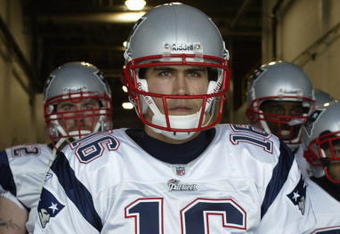 ORCHARD PARK, NY - DECEMBER 28:  Matt Cassel #16 of the New England Patriots waits to walk on the field before the game against the Buffalo Bills on December 28, 2008 at Ralph Wilson Stadium in Orchard Park, New York. (Photo by Rick Stewart/Getty Images)