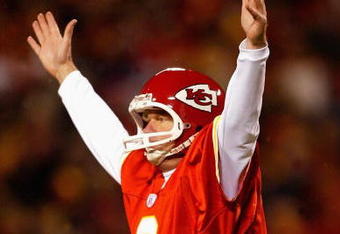 KANSAS CITY, MO - NOVEMBER 23:   Morten Andersen #8 of the Kansas City Chiefs celebrates after kicking the game-winning field goal as the Chiefs defeated the Oakland Raiders 27-24 on November 23, 2003 at Arrowhead Stadium in Kansas City, Missouri. (Photo by Jamie Squire/Getty Images). 