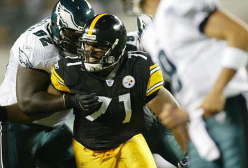 PHILADELPHIA - AUGUST 25:  Defensive end Orien Harris #71 of the Pittsburgh Steelers rushes during a preseason game against the Philadelphia Eagles on August 25, 2006 at Lincoln Financial Field in Philadelphia, Pennsylvania. The Eagles defeated the Steelers 16-7.  (Photo by Len Redkoles/Getty Images) 