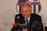 NOTTINGHAM, ENGLAND - JULY 22:  Sven Goran Eriksson talks to the media as he is announced a the new Director of Football at Notts County at Meadow Lane on July 22, 2009 in Nottingham, England.  (Photo by Laurence Griffiths/Getty Images)