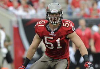 TAMPA, FL - NOVEMBER 30: Linebacker Barrett Ruud #51 of the Tampa Bay Buccaneers sets on defense against the New Orleans Saints at Raymond James Stadium on November 30, 2008 in Tampa, Florida.  (Photo by Al Messerschmidt/Getty Images) 