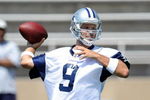 CARROLLTON, TX - JUNE 16:  Quarterback Tony Romo #9 of the Dallas Cowboys during mini camp at Standridge Stadium on June 16, 2009 in Carrollton, Texas.  (Photo by Ronald Martinez/Getty Images)