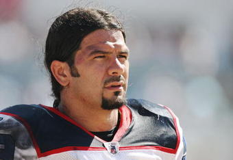 JACKSONVILLE, FL - SEPTEMBER 14:  Linebacker Kawika Mitchell #59 of the Buffalo Bills takes a breather during a stoppage in play while taking on the Jacksonville Jaguars at Jacksonville Municipal Stadium on September 14, 2008 in Jacksonville, Florida. The Bills defeated the Jaguars 20-16.  (Photo by Doug Benc/Getty Images)