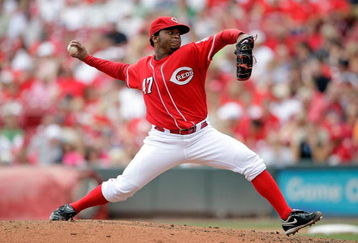 CINCINNATI - JULY 19:  Johnny Cueto #47 of the Cincinnati Reds throws a pitch during the game against the Milwaukee Brewers at Great American Ball Park on July 19, 2009 in Cincinnati, Ohio.  (Photo by Andy Lyons/Getty Images)