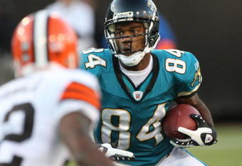 JACKSONVILLE, FL - OCTOBER 26:  Troy Williamson #84 of the Jacksonville Jaguars runs for yardage in a game against the Cleveland Browns at Jacksonville Muncipal Stadium on October 26, 2008 in Jacksonville, Florida.  (Photo by Sam Greenwood/Getty Images)