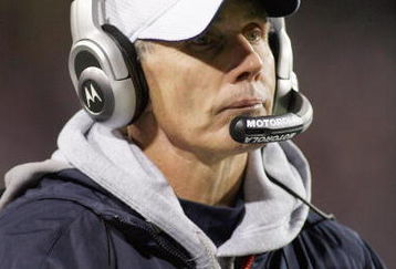 ORCHARD PARK - NOVEMBER 17:  Head coach DIck Jauron of the Buffalo Bills watches the action during the game against the Cleveland Browns on November 17, 2008 at Ralph Wilson Stadium in Orchard Park, New York. (Photo by: Rick Stewart/Getty Images)