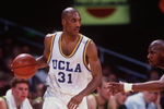 11 Mar 1995: THE UCLA BRUINS FORWARD ED O''BANNON DRIBBLES UP COURT DURING THE BRUINS 94-79 WIN OVER THE UNIVERSITY OF OREGON AT THE PAULEY PAVILION IN WESTWOOD, CALIFORNIA.