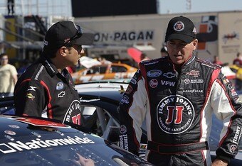 Rh_and_ec_talking-700x467_crop_340x234