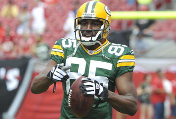 TAMPA, FL - SEPTEMBER 28: Wide receiver Greg Jennings #85 of the Green Bay Packers  warms up before play against the Tampa Bay Buccaneers at Raymond James Stadium on September 28, 2008 in Tampa, Florida.  (Photo by Al Messerschmidt/Getty Images) 