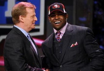 NEW YORK - APRIL 25:  NFL Commissioner Roger Goodell poses with with San Francisco 49ers #10 draft pick Michael Crabtree at Radio City Music Hall for the 2009 NFL Draft on April 25, 2009 in New York City  (Photo by Jeff Zelevansky/Getty Images)