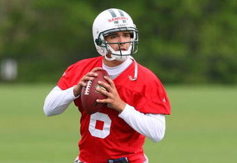 FLORHAM PARK, NJ - MAY 02:  Quarterback Mark Sanchez #6 of the New York Jets throws a pass during minicamp on May 2, 2009 at the Atlantic Health Jets Training Center in Florham Park, New Jersey.  (Photo by Jim McIsaac/Getty Images)