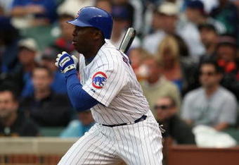 CHICAGO - JULY 8:  Milton Bradley #21 of the Chicago Cubs bats against the Atlanta Braves during the game on July 8, 2009 at Wrigley Field in Chicago, Illinois. (Photo by Jonathan Daniel/Getty Images) 