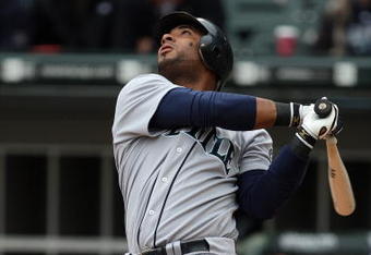 CHICAGO - APRIL 29:  Wladimir Balentien #25 of the Seattle Mariners bats against the Chicago White Sox during the game on April 29, 2009 at U.S. Cellular Field in Chicago, Illinois. (Photo by Jonathan Daniel/Getty Images) 