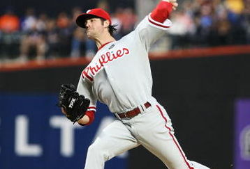 NEW YORK - JUNE 10:  Cole Hamels #35 of the Philadelphia Phillies pitches against the New York Mets during their game on June 10, 2009 at Citi Field in the Flushing neighborhood of the Queens borough of New York City.  (Photo by Al Bello/Getty Images)