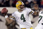 PHILADELPHIA - NOVEMBER 27:  Quarterback Brett Favre #4 of the Green Bay Packers throws a pass against the Philadelphia Eagles during their game on November 27, 2005 at Lincoln Financial Field in Philadelphia, Pennsylvania. The Eagles defeated the Packers 19-14.  (Photo by Jim McIsaac/Getty Images) 