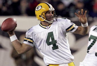 PHILADELPHIA - NOVEMBER 27:  Quarterback Brett Favre #4 of the Green Bay Packers throws a pass against the Philadelphia Eagles during their game on November 27, 2005 at Lincoln Financial Field in Philadelphia, Pennsylvania. The Eagles defeated the Packers 19-14.  (Photo by Jim McIsaac/Getty Images) 