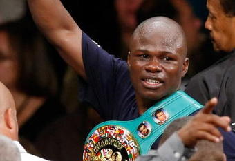 LAS VEGAS - SEPTEMBER 13:  Vernon Forrest celebrates his unanimous-decision victory over Sergio Mora to reclaim the WBC super welterweight title at the MGM Grand Garden Arena September 13, 2008 in Las Vegas, Nevada.  (Photo by Ethan Miller/Getty Images)