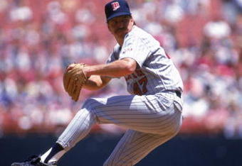 ANAHEIM, CA - AUGUST 7:  Jack Morris #47 of the Minnesota Twins winds up for a pitch during a game against the California Angels at Anaheim Stadium on August 7, 1991 in Anaheim, California.  (Photo by Stephen Dunn/Getty Images)