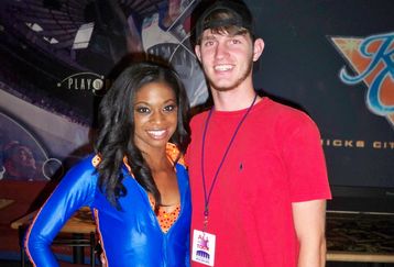 100_6221_feature