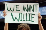 NEW YORK - JUNE 23:  A fan of the New York Mets holds a banner in reference to recently fired manager Willie Randolph prior to the game against the Seattle Mariners on June 23, 2008 at Shea Stadium in the Flushing neighborhood of the Queens borough of New York City.  (Photo by Jim McIsaac/Getty Images)