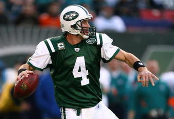 EAST RUTHERFORD, NJ - DECEMBER 28: Brett Favre #4 of The New York Jets looks to pass against The Miami Dolphins during their game on December 28, 2008 at Giants Stadium in East Rutherford, New Jersey. (Photo by Al Bello/Getty Images)