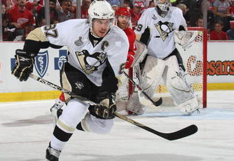 DETROIT - JUNE 12: Sidney Crosby #87 of the Pittsburgh Penguins skates against the Detroit Red Wings during Game Seven of the 2009 NHL Stanley Cup Finals at Joe Louis Arena on June 12, 2009 in Detroit, Michigan. (Photo by Bruce Bennett/Getty Images)