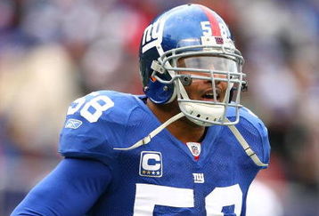 EAST RUTHERFORD, NJ - DECEMBER 07:  Antonio Pierce #58 of the New York Giants in action against the Philadelphia Eagles during their game on December 7, 2008 at Giants Stadium in East Rutherford, New Jersey.  (Photo by Al Bello/Getty Images)