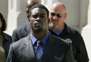 RICHMOND, VA - JULY 26:   Atlanta Falcons quarterback Michael Vick leaves the federal courthouse following his arraignment on July 26, 2007 in Richmond, Virginia. Vick pleaded not guilty Thursday to federal dogfighting charges and was released without bond until a November 26 trial.  (Photo by Haraz N. Ghanbari-Pool/Getty Images)