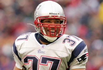 FOXBORO, MA - DECEMBER 12:  Rodney Harrison #37 of the New England Patriots stands on the field during the game against the Cincinnati Bengals at Gillette Stadium on December 12, 2004 in Foxboro, Massachusetts. The Patriots won 35-28.  (Photo by Ezra Shaw/Getty Images)