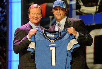 NEW YORK - APRIL 25:  NFL Commissioner Roger Goodell stands with Detroit Lions #1 draft pick Matthew Stafford at  Radio City Music Hall for the 2009 NFL Draft on April 25, 2009 in New York City  (Photo by Jeff Zelevansky/Getty Images)