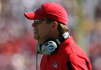 PASADENA, CA - SEPTEMBER 27:  Head coach Pat Hill of the Frenso State Bulldogs looks at the field during the game against the UCLA Bruins on September 27, 2008 at the Rose Bowl in Pasadena, California.  (Photo by Stephen Dunn/Getty Images)