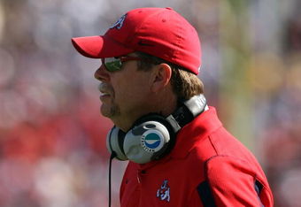PASADENA, CA - SEPTEMBER 27:  Head coach Pat Hill of the Frenso State Bulldogs looks at the field during the game against the UCLA Bruins on September 27, 2008 at the Rose Bowl in Pasadena, California.  (Photo by Stephen Dunn/Getty Images)