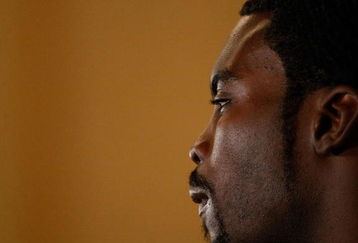 RICHMOND, VA - AUGUST 27:  NFL star Michael Vick speaks at a press conference after appearing in federal court August 27, 2007 in Richmond, Virginia. Vick pleaded guilty in court to federal dogfighting conspiracy charges.  (Photo by Win McNamee/Getty Images)