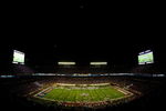 MIAMI - JANUARY 08:  The Oklahoma Sooners take on the Florida Gators during the FedEx BCS National Championship Game at Dolphin Stadium on January 8, 2009 in Miami, Florida.  (Photo by Michael Heiman/Getty Images)